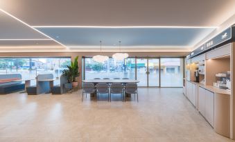 HanTing Hotel (Shanghai Lujiabang Road Subway Station)