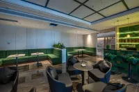Yanzishan Hot Spring Hotel - ที่มีบาร์