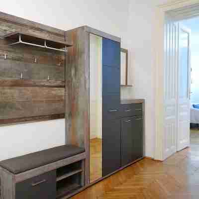Beautiful 2-Bedroom Apt in the Heart of Vienna Hotel Exterior