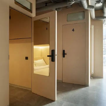Morfeus Capsule Hotel