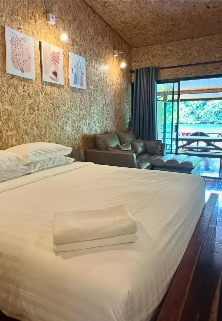 ห้องคิงพร้อมวิวภูเขาและแม่น้ำ