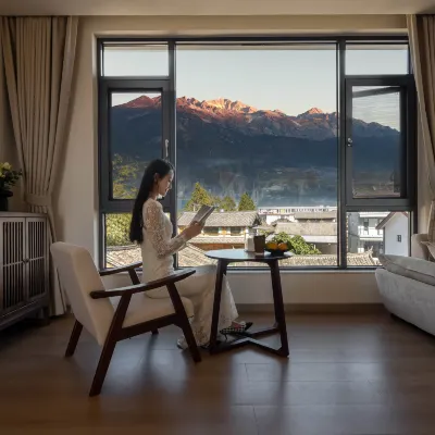 Ruo Qingning · Alpenglow Yuxue Yundi | Jinhui Fuxue Intelligent Panoramic Homestay (Bai Sha Store) 麗江植物園周辺のホテル