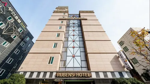 From H Rubens Hotel Mokpo Pyeonghwa Square - parking