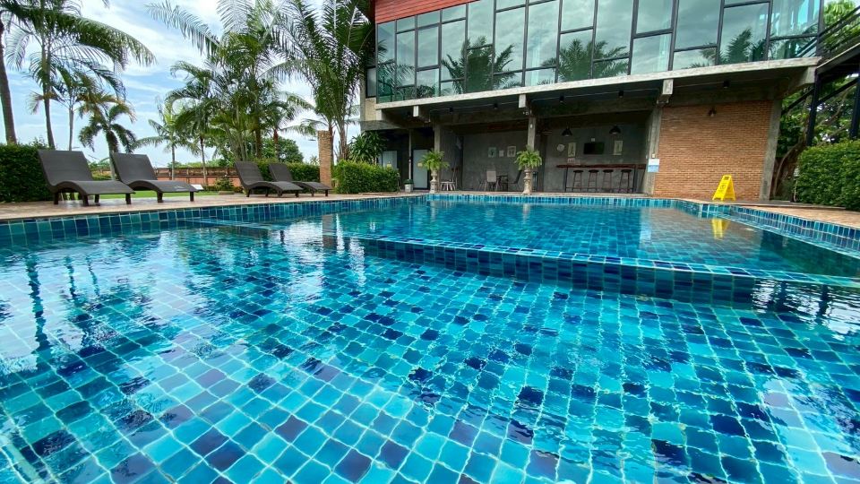 บี วัน รีสอร์ท