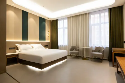 Golden Sunshine Business Hotel