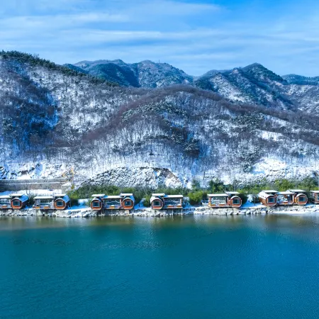 Jiuru Mountain Hongyanrong Wooden Barrel Homestay