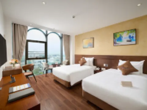 Elegance Ninh Binh Hotel Hotels near Hồ Kỳ Lân