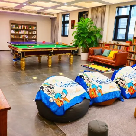 Xiao · ISVARA Designer Hotel (Huaihe Road Pedestrian Street)
