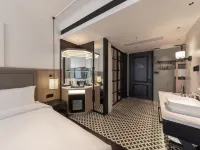 SFEEL Designer (Guangzhou Panyu Chimelong Wanbo Center Store) Hotels near محطة هانكسي تشانغلونغ