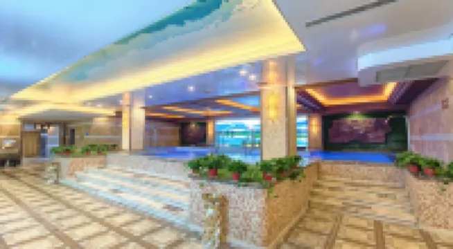 Runhe Hot Spring Hotel