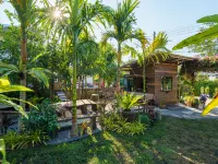 Whale Garden Hotels in Roi Et