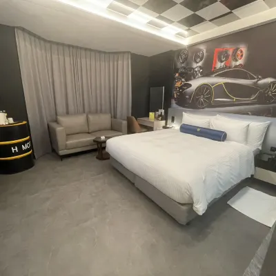 H Motel 佳緹國際精品旅館 La Play 樂玩 親子空間x輕食附近的飯店
