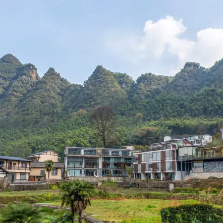 Cloud Bamboo Retreat | Avatar Mountains ,3-min walk to the  Zhangjiajie Forest Park