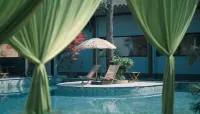 Snowy & Sunny Resort
