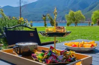 Yan sit lake view luxury B&B (Lugu Lake pig trough boat tour lake big falling water village store) - 가성비