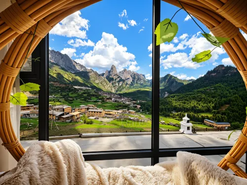 Ya'an 18 ° · Full View Sunrise View Homestay (Zagana Runwugou Branch)