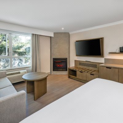 Premier King Room With Fireplace Royal Canadian Lodge Promo Code