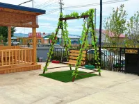 Half Mu Leisure Courtyard Homestay - parking