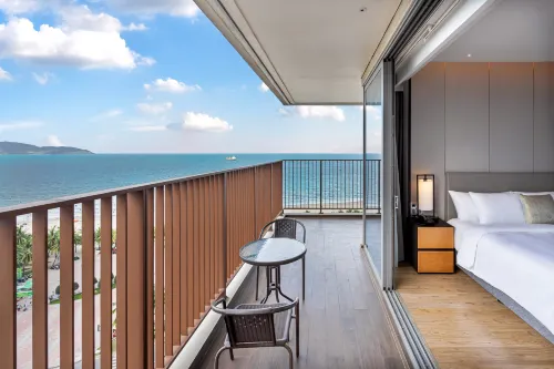 DiStay Beachfront Suites - Wyndham Soleil Da Nang - 5-Star