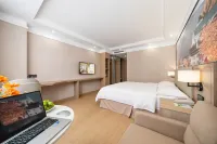 Vienna Classic Hotel （ ZhanJiang coastal   park sea view gallery hotel  ） - Wi-Fi