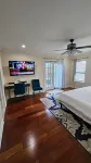 New York Home | Luxury Homestay in Prestigious Bayside, Queens - parcheggio
