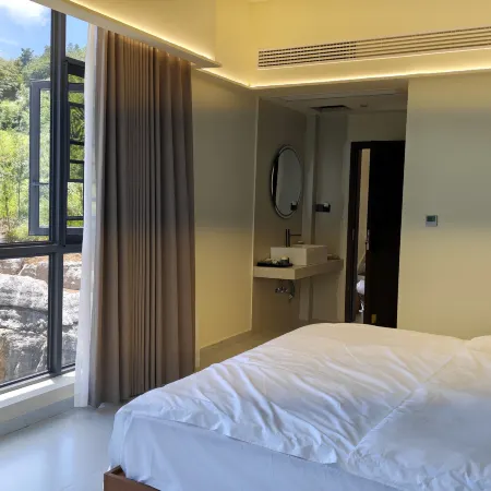 Bamian Star Resort Hotel (Bamian Mountain Scenic Area)