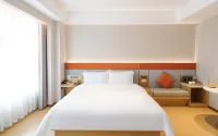Interstate Honghu Hotel - 3-Star