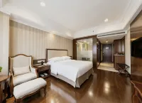 Enrichee Gloria Plaza Hotel - سبا