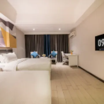 Yuefeng Hotel (Maoming Dianbai West Lake Park)