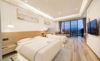 Dongyunge Hotel (Zigong Fangte Dinosaur Kingdom)