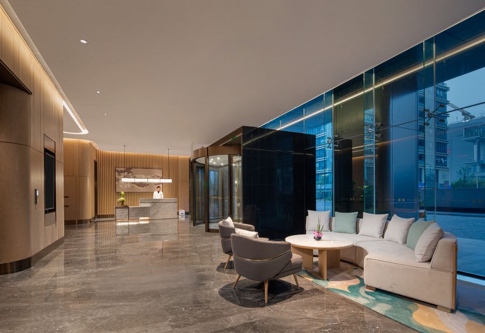 Junluxe Guangzhou BaiyunHotel Overview