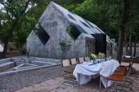 Baili Xiangju Hostel Hotels near Petrified Wood National Geopark