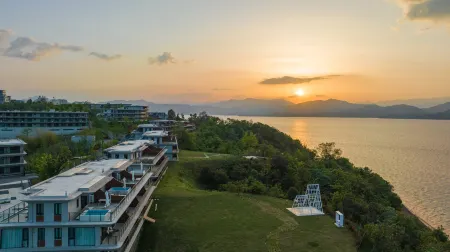 Taiping  Lake  Shancheng 90 Resort  Hotel Отели рядом с достопримечательностью «Dongtianwan Scenic Spot»