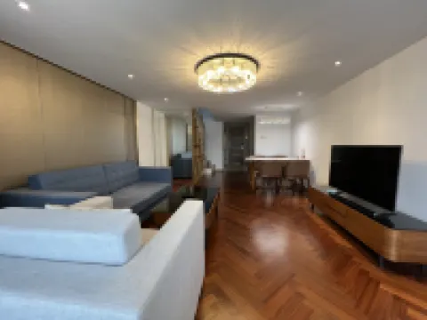 Hongqiao Aegean LOFT Apartment