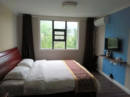 Yuntai Mountain Villa Отели рядом с достопримечательностью «Longquan Cave»