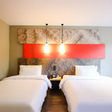 Ibis Hotel (Tonghua Binjiang West Road)