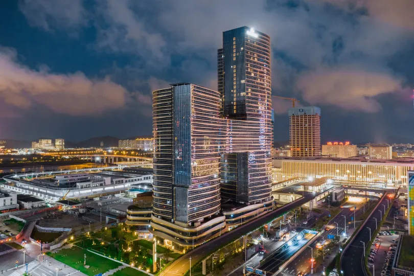 Easton International Apartment