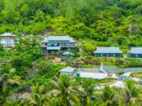 Paradise Chalets Yoga & Wellness 塔卡馬卡酒店