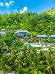 Paradise Chalets Yoga & Wellness Hôtels à proximité de : Plage de Anse Takamaka