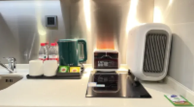 Yuyu International Hotel (Jiangtai Road Subway Station Yixuan Plaza)