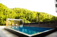 Southem Sichuan Bamboo Sea Wanzhu Homestay - Pools