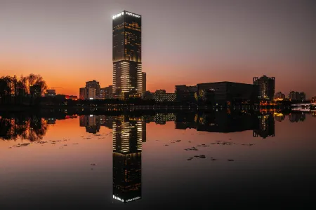 Hyatt Regency Shanghai Jiading Отели рядом с достопримечательностью «Jiading Wistaria Garden»