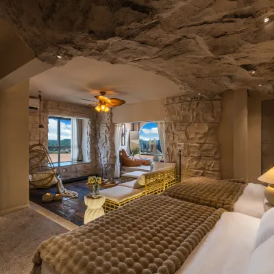 Landscape Riverview Designer Homestay (Jiefangbei Hongyadong Branch) Hotels near نان أحد