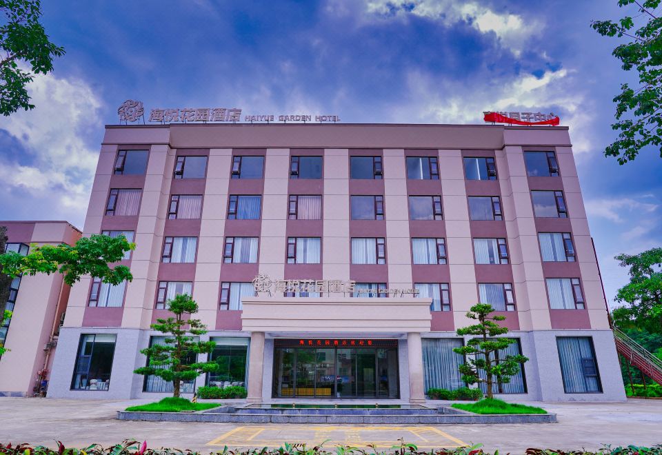 hotel overview picture