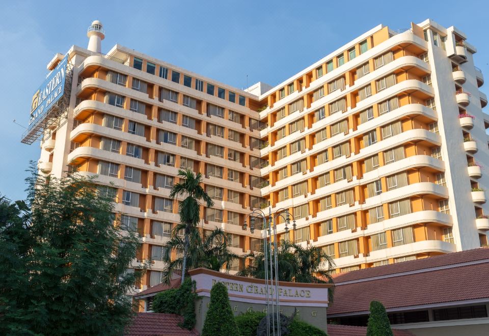 Eastern Grand Palace Hotel Over view
