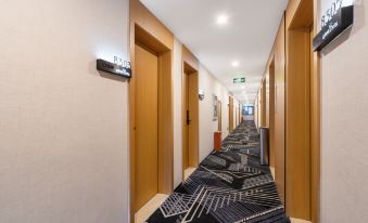 Tuke China HOTEL (Tangkou Town Store, South Gate of Mount Huangshan Scenic Spot)