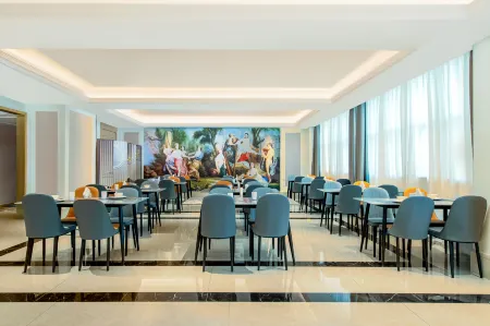 Vienna Hotel (Jenam International Trade City) Отели рядом с достопримечательностью «Quannanxian Library»