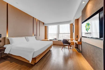 Qingdao Four Seasons Beautiful Scenery Hotel