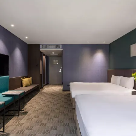 Lakeshore Hotel