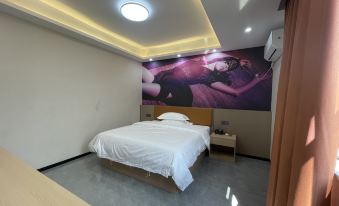 Wanzai Mengying Light Luxury Hotel (Industrial Park)
